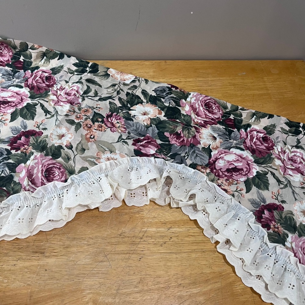 Vtg JCPenney Floral Rose Scalloped Valance Eyelet Lace Trim Cottagecore 86x19